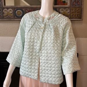 Barbizon Puff Bed Jacket Satin Quilted button closure 3/4 Sleeve green Med